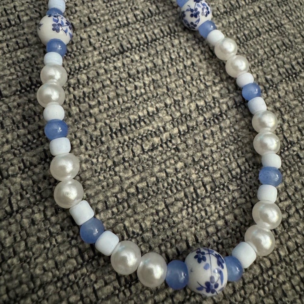 Elegant Blue and White Floral Pearl Beaded Phone Charm Strap Elastic Functional - Picture 3 of 3